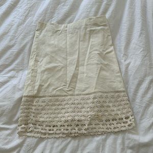 White scalloped bottom pencil skirt